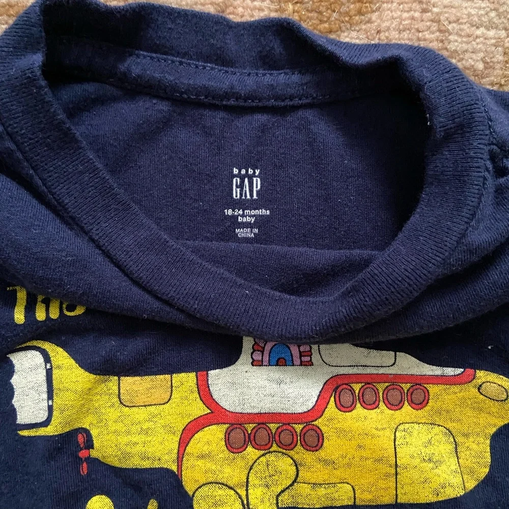 Beetles yellow submarine tee gap - Picture 2 of 3